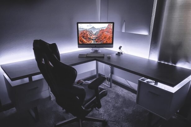 Van egy pont a munkanapban, amikor érzed, hogy nem a feladat nehéz, hanem te lassultál le. Ilyenkor nem még több kávéra van szükség, hanem egy apró változtatásra. Az állítható íróasztal és az okoseszközök találkozása pont erről szól. Nem forradalom, inkább finom hangolás. Olyan megoldás, ami nem uralja a napot, csak segít abban, hogy jobban működjünk benne.